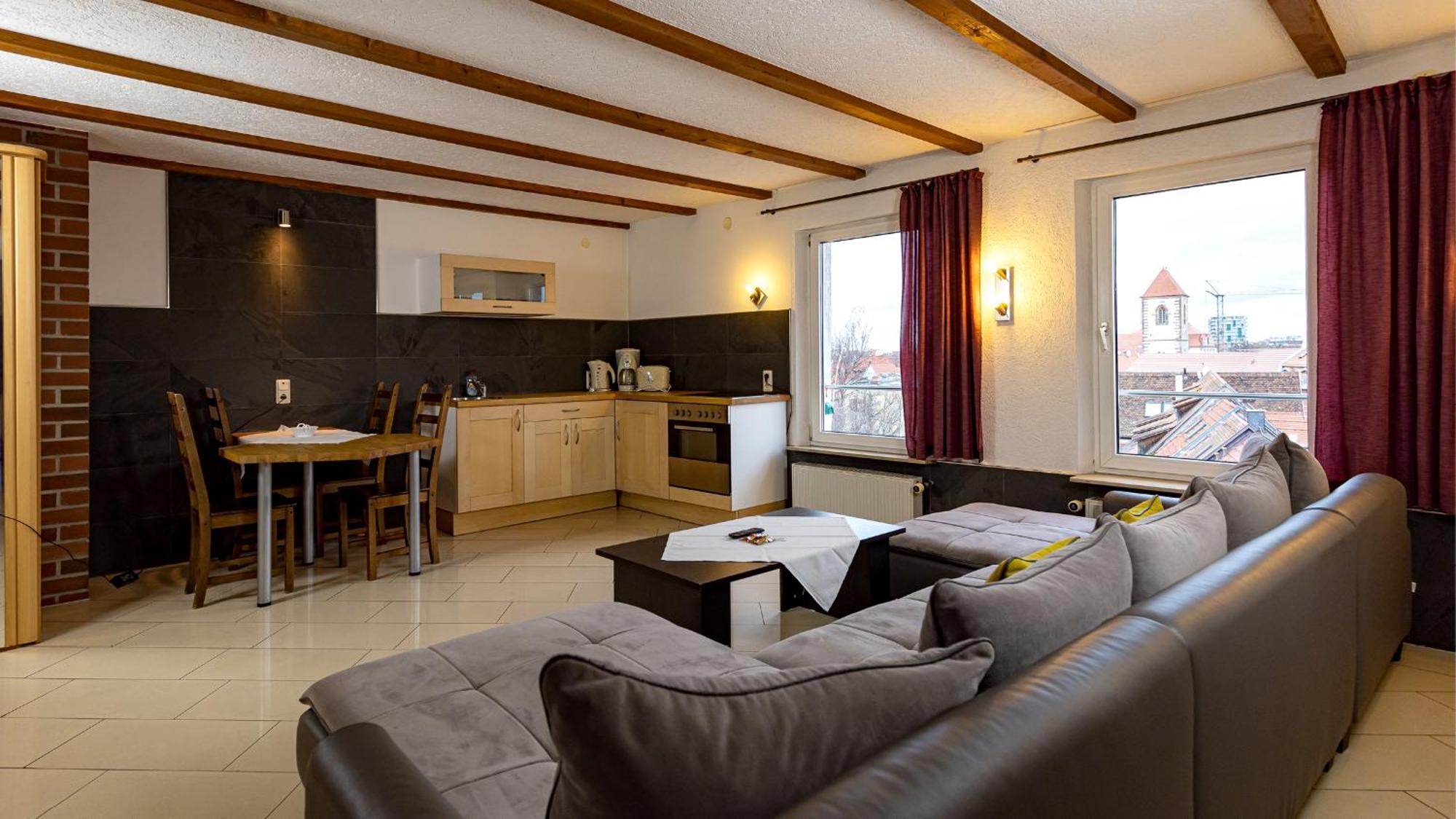ארפורט Hotel Garni " Am Domplatz" מראה חיצוני תמונה