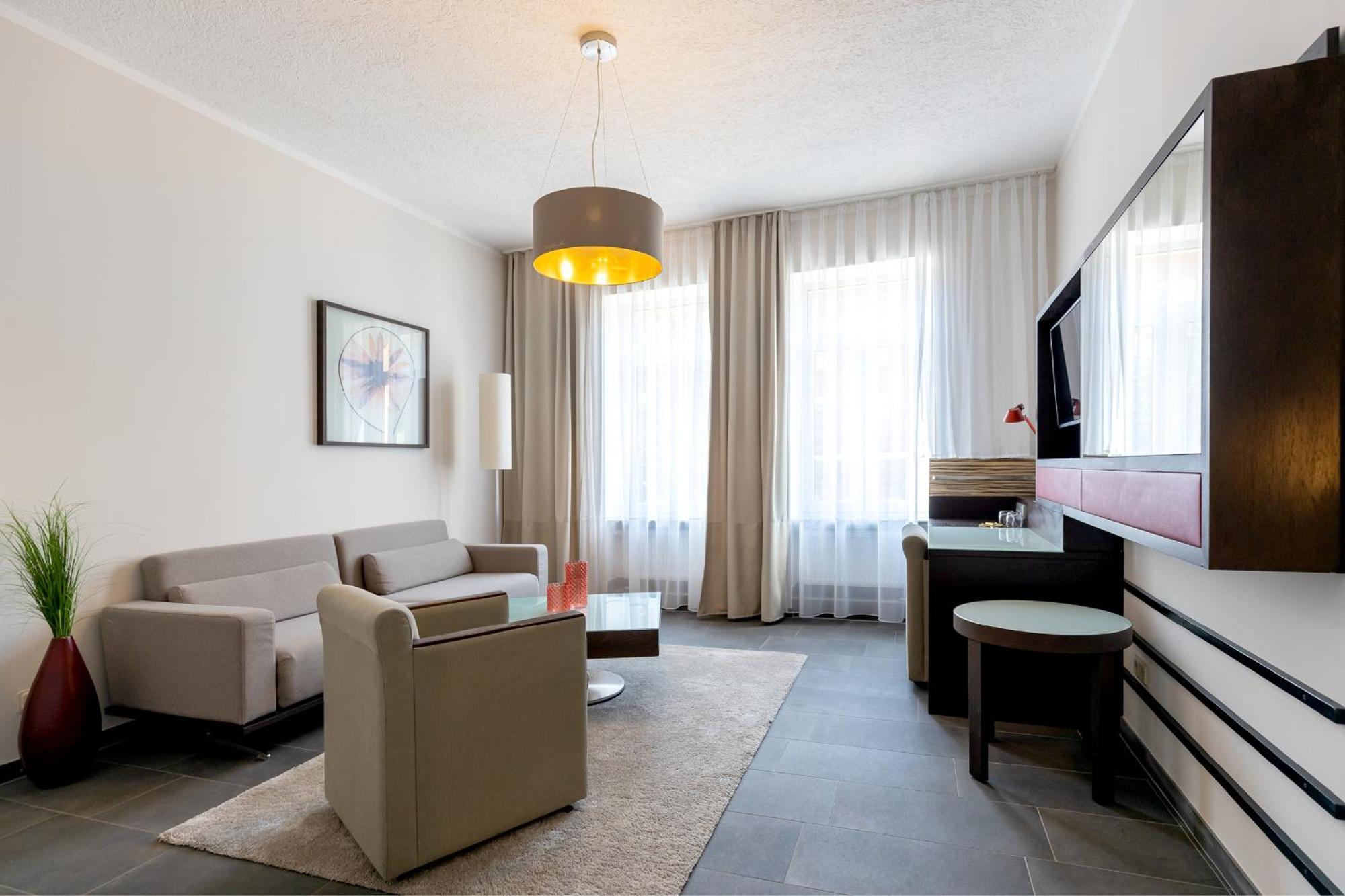 ארפורט Hotel Garni " Am Domplatz" מראה חיצוני תמונה